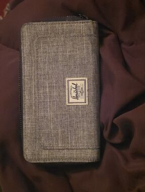 Herschel Supply Company Gray Zip-Around Men’s Wallet